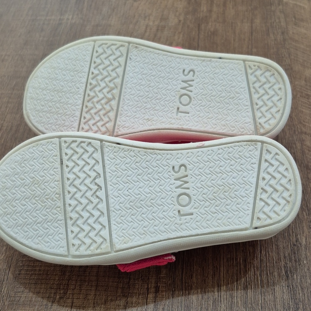 Toms Little Girl Classic Canvas Ruffle Tiny Raspberry - Picture 6 of 9